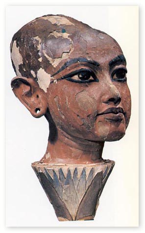 Скульптурное изображение головы царя, поднимающейся из цветка лотоса. Гробница Тутанхамона. XVIII династия